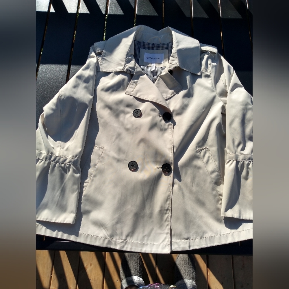 BCBGeneration Beige Double Breasted Jacket, Size Large, Fluttery Cuffs